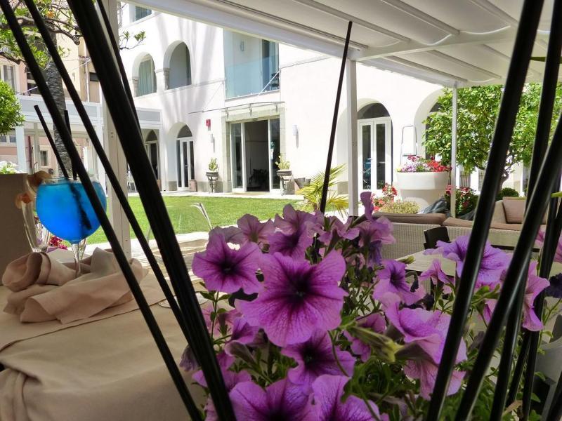 Il Piccolo Giardino Gh ***Superior Hotel Taormina Bagian luar foto